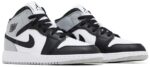 Air Jordan 1 Mid Older Kids' Shoes - Image 2