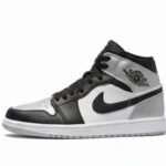 Air Jordan 1 Mid Older Kids' Shoes