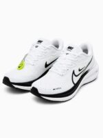 Nike Air Alpha Zoom Runner in white and black. - Image 2