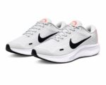 Nike Light Weight Pegasus Running Shoes - Image 3